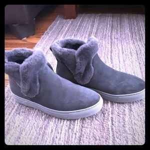 Like new Cougar lined sneakers. Size  7